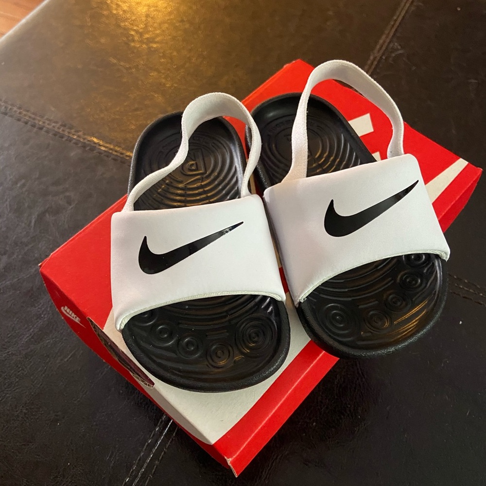 Nike toddler slides
